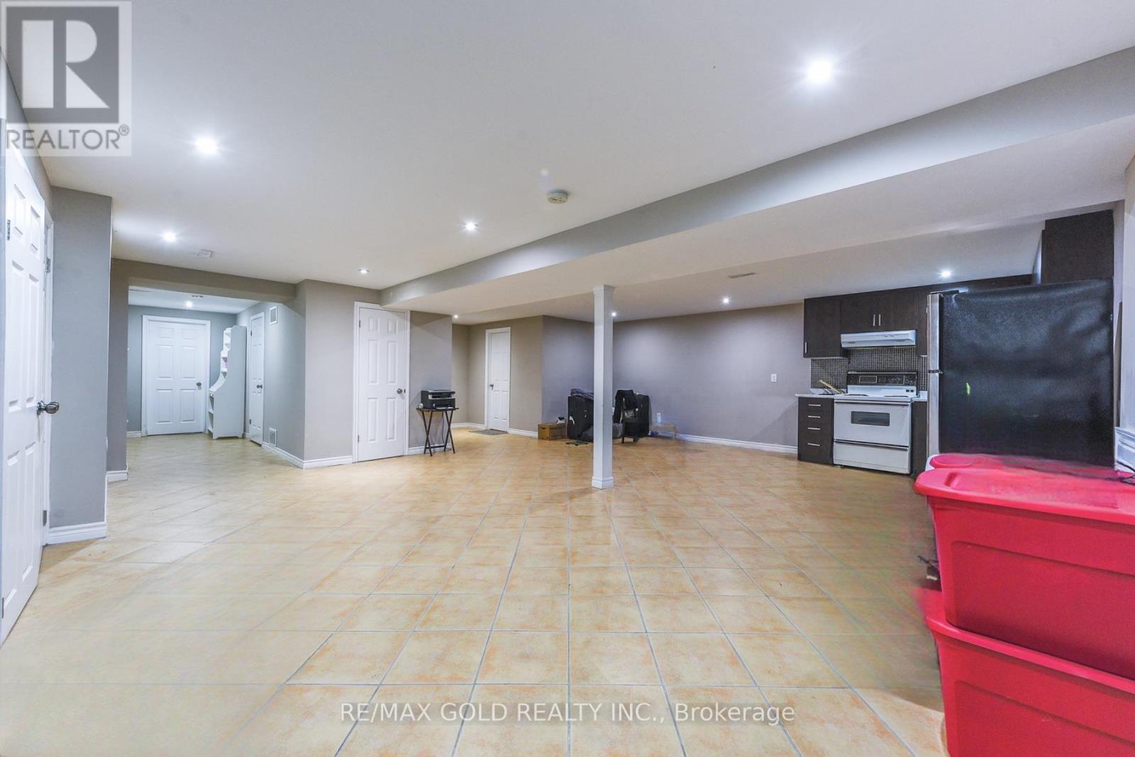 11 Dudley Place, Brampton, Ontario  L6T 3C2 - Photo 26 - W12397949