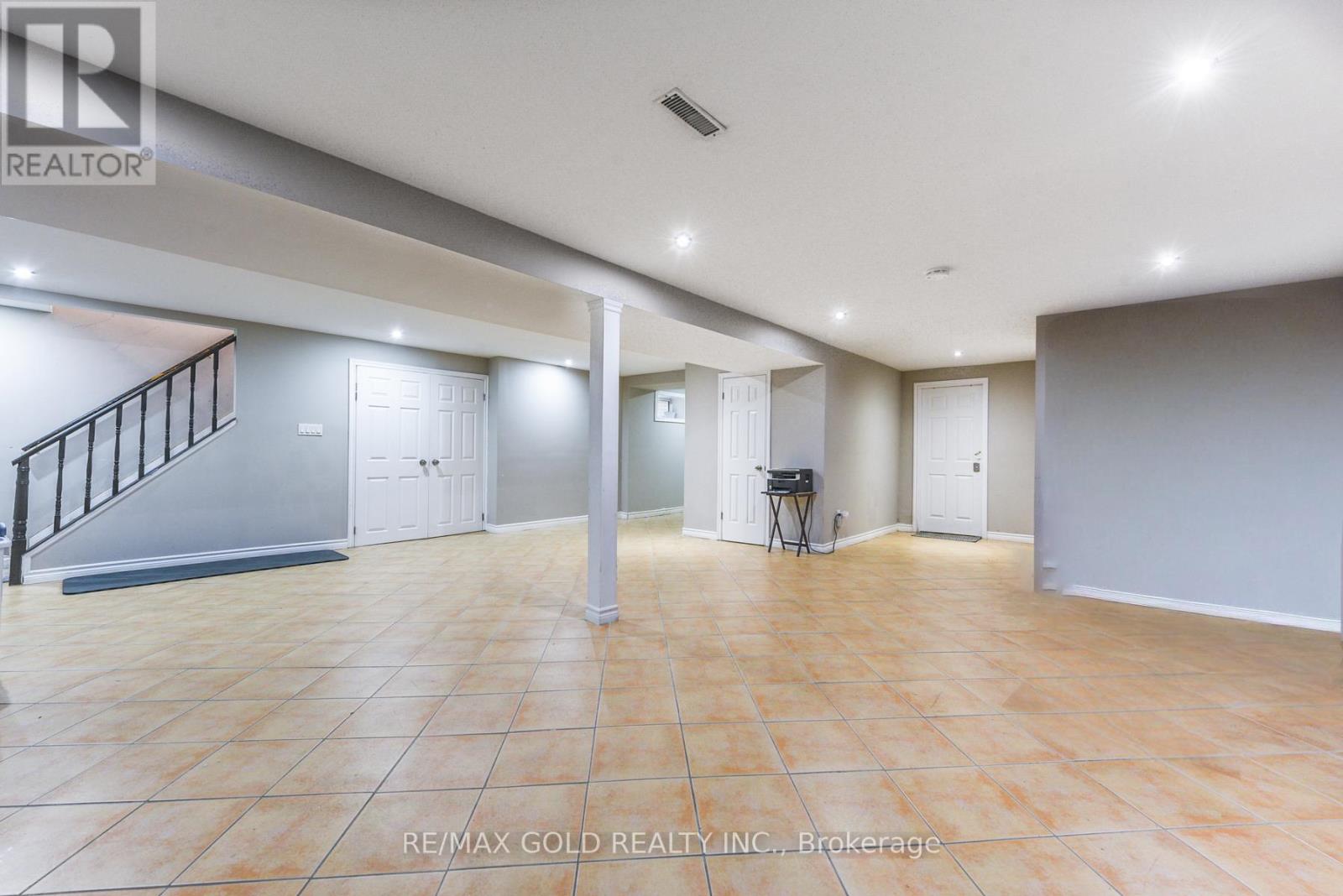 11 Dudley Place, Brampton, Ontario  L6T 3C2 - Photo 27 - W12397949