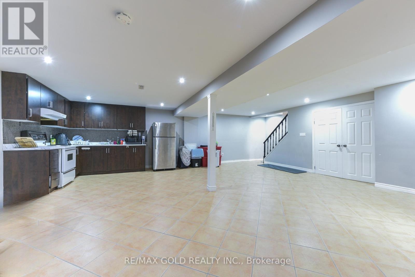 11 Dudley Place, Brampton, Ontario  L6T 3C2 - Photo 28 - W12397949