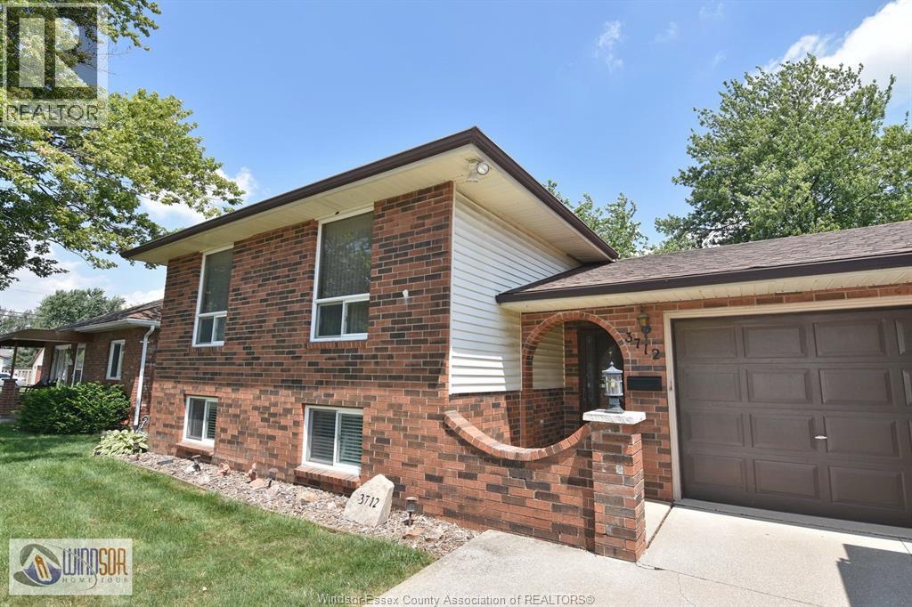 MLS# 25024275: 3712 BLISS ROAD, Windsor, Canada