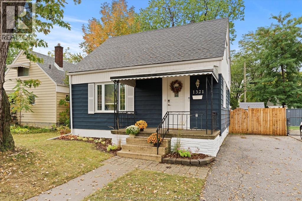 MLS# 25024272: 1321 TOURANGEAU, Windsor, Canada