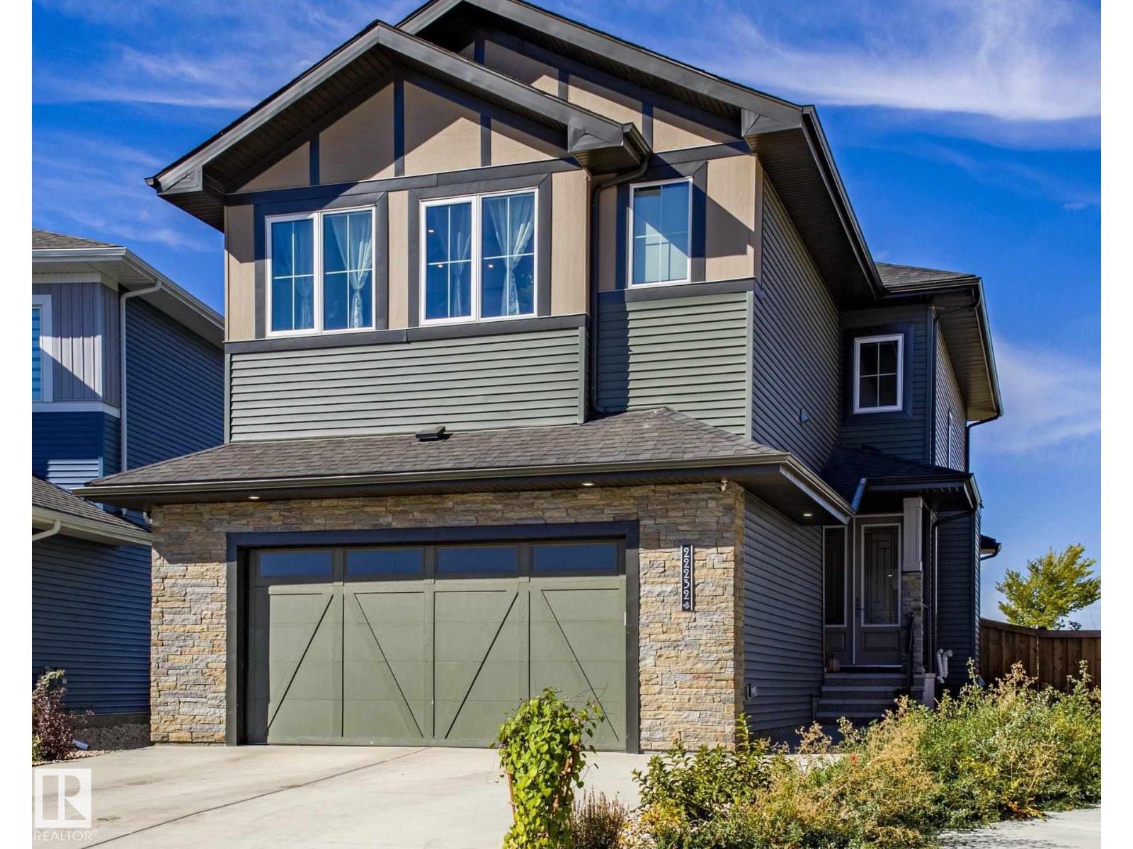 22232 82 AV NW, Edmonton, Alberta