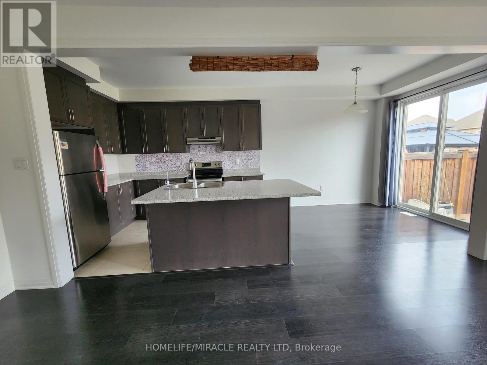 55 Donnan Drive, New Tecumseth, Ontario  L0G 1W0 - Photo 12 - N12387010