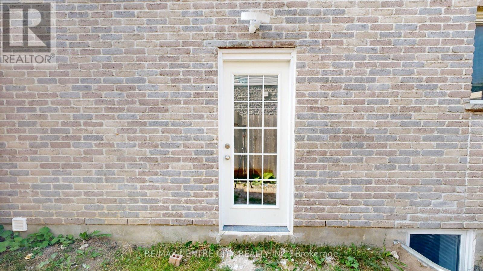 Lower - 3252 Meadowgate Boulevard, London South, Ontario  N6M 0B7 - Photo 3 - X12421967