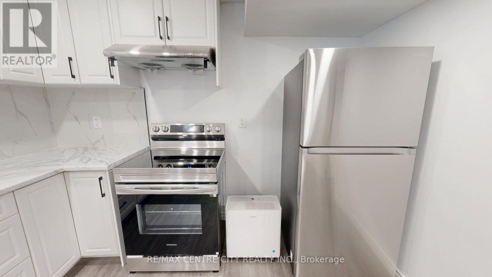 Lower - 3252 Meadowgate Boulevard, London South, Ontario  N6M 0B7 - Photo 4 - X12421967
