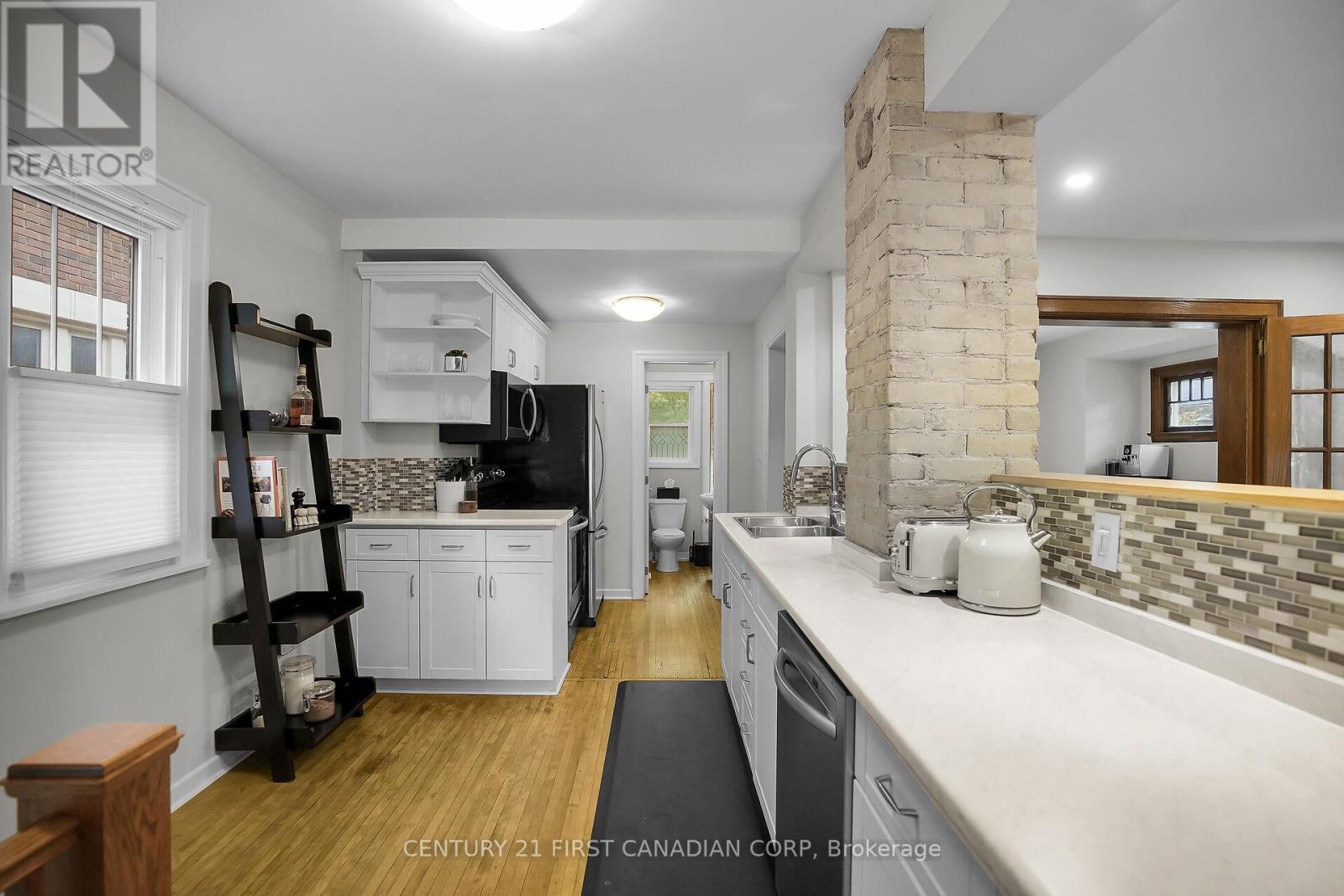 214 Langley Street, London South, Ontario  N6C 4G6 - Photo 17 - X12421990