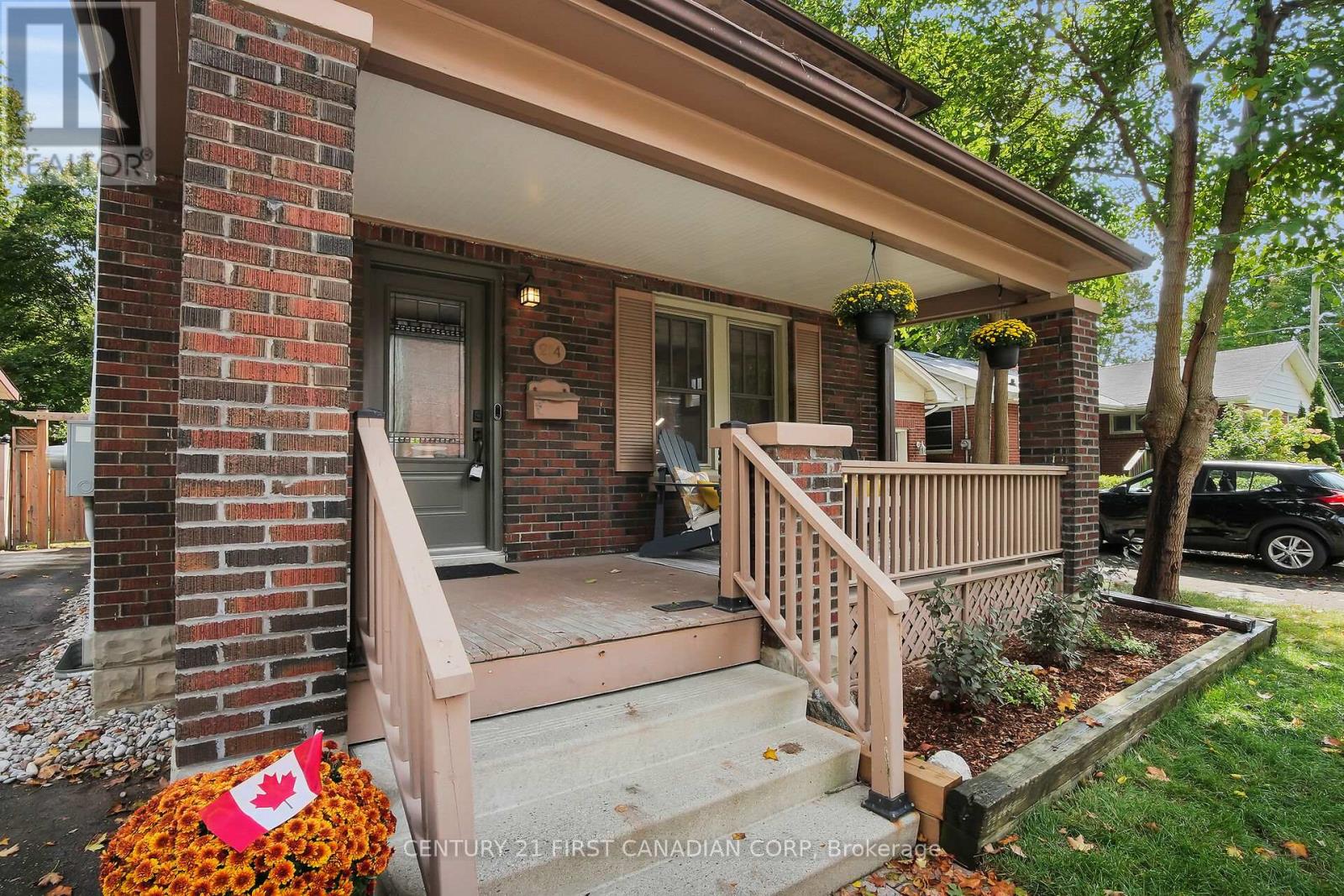 214 Langley Street, London South, Ontario  N6C 4G6 - Photo 3 - X12421990