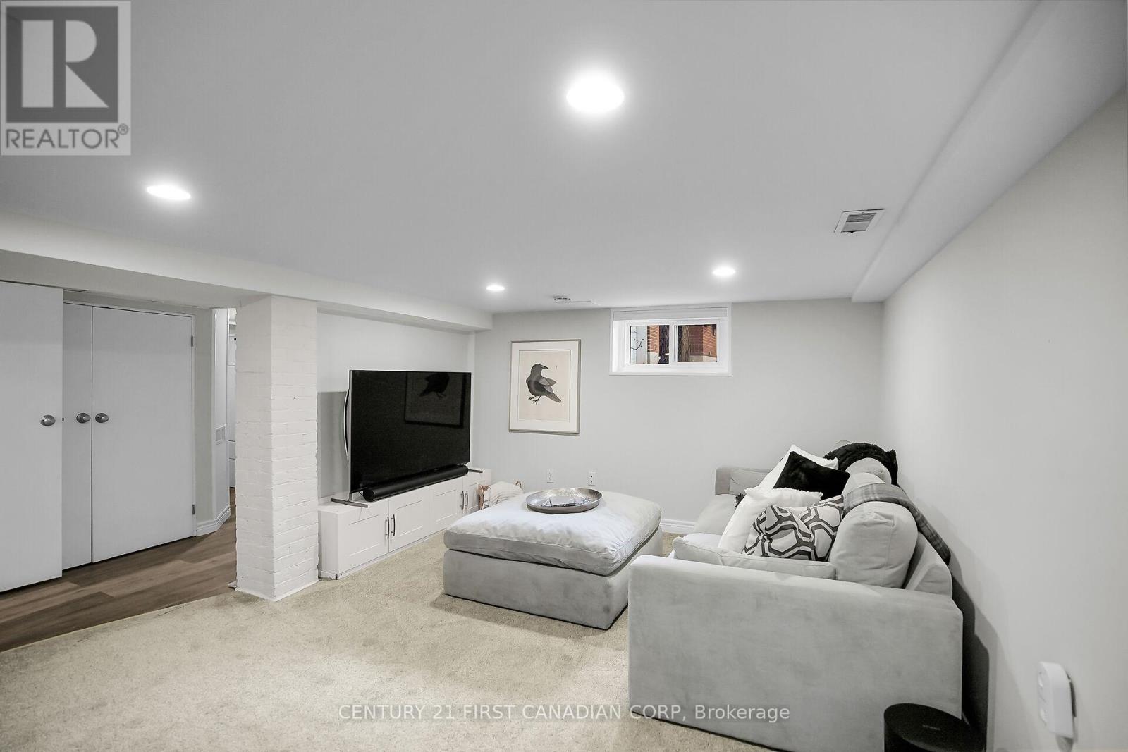 214 Langley Street, London South, Ontario  N6C 4G6 - Photo 31 - X12421990