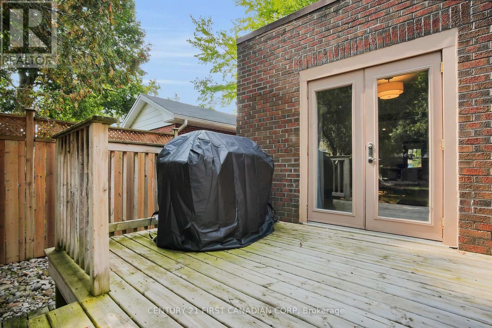 214 Langley Street, London South, Ontario  N6C 4G6 - Photo 34 - X12421990