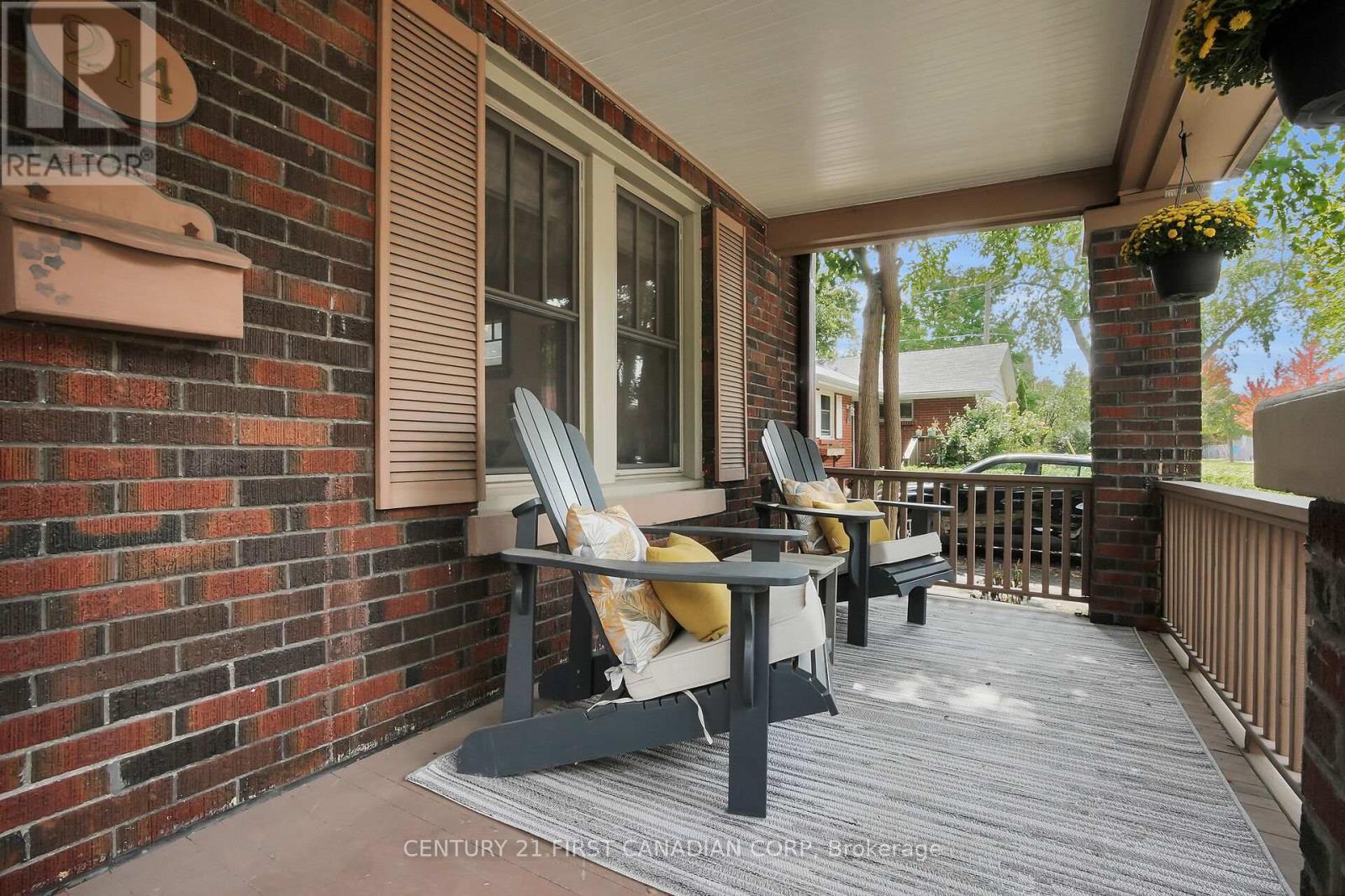 214 Langley Street, London South, Ontario  N6C 4G6 - Photo 4 - X12421990