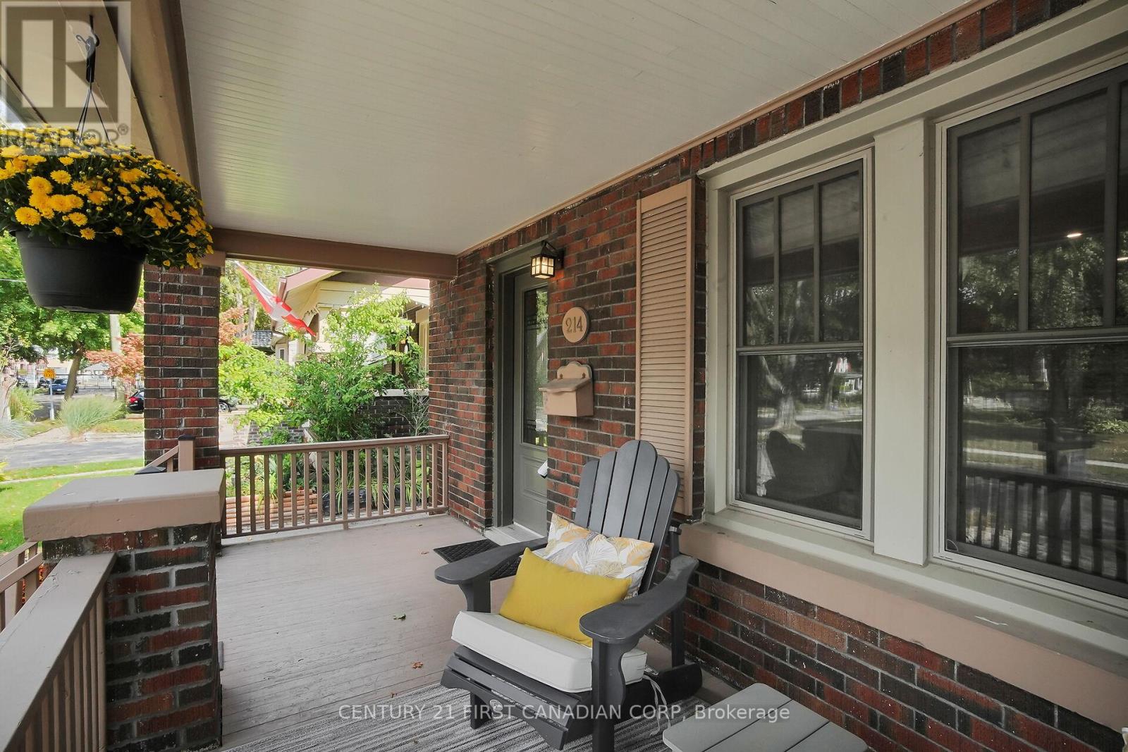 214 Langley Street, London South, Ontario  N6C 4G6 - Photo 5 - X12421990