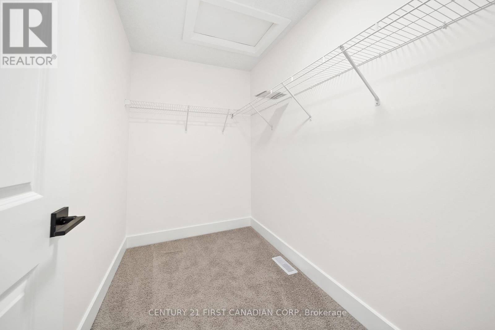 147-45 Scotts Drive, Lucan Biddulph, Ontario  N0M 2J0 - Photo 24 - X12421994