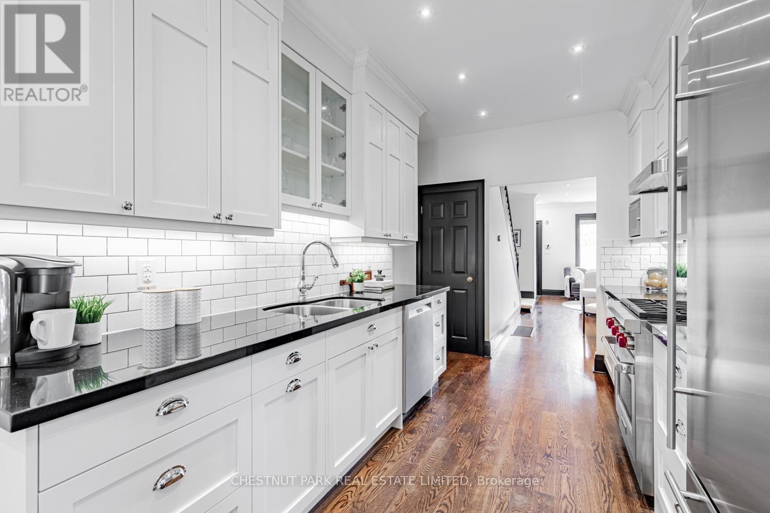 244 Cottingham Street, Toronto, Ontario  M4V 1C6 - Photo 10 - C12421944