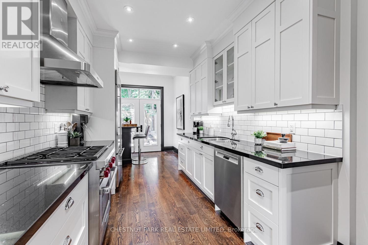 244 Cottingham Street, Toronto, Ontario  M4V 1C6 - Photo 8 - C12421944