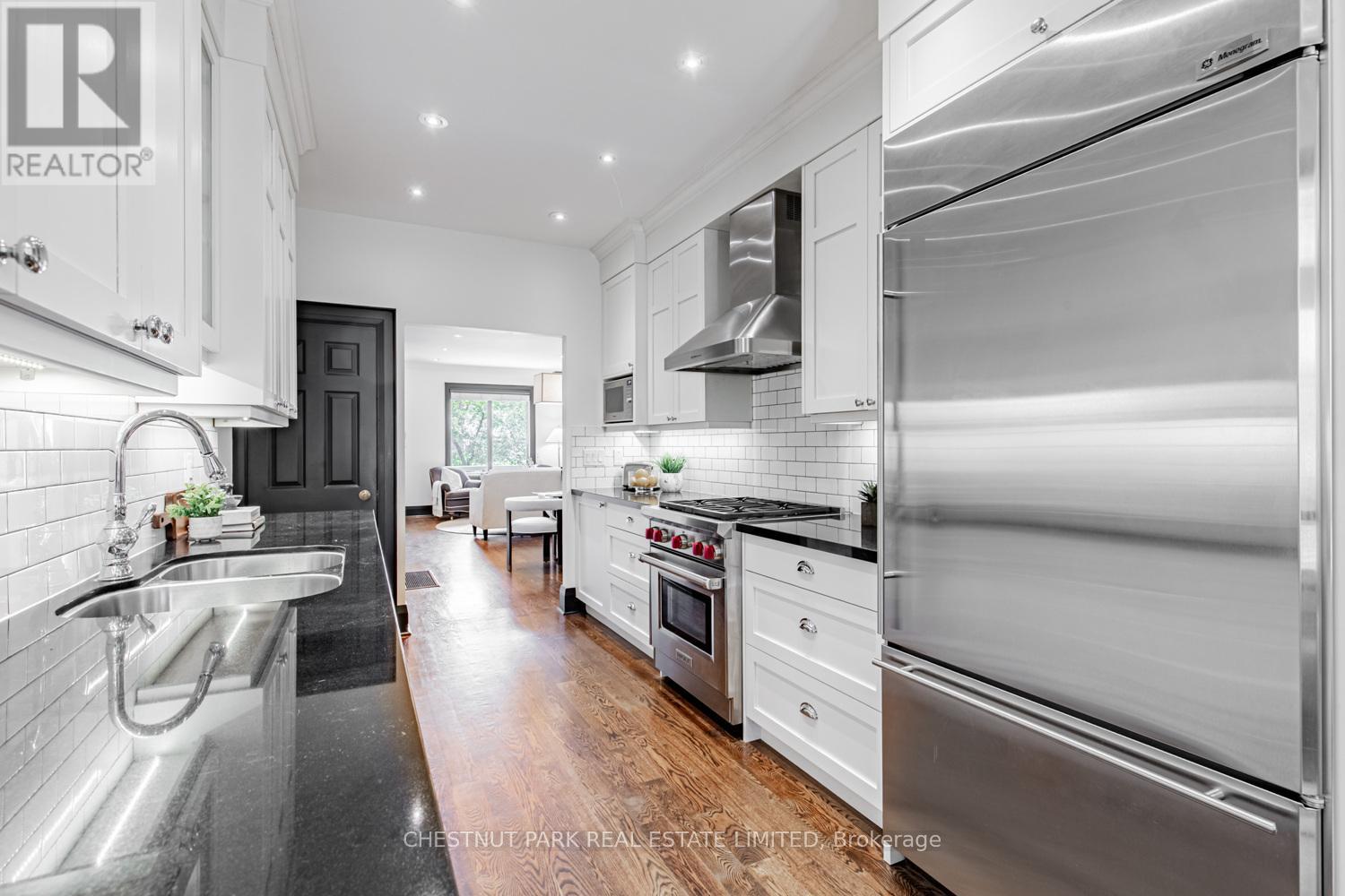 244 Cottingham Street, Toronto, Ontario  M4V 1C6 - Photo 9 - C12421944