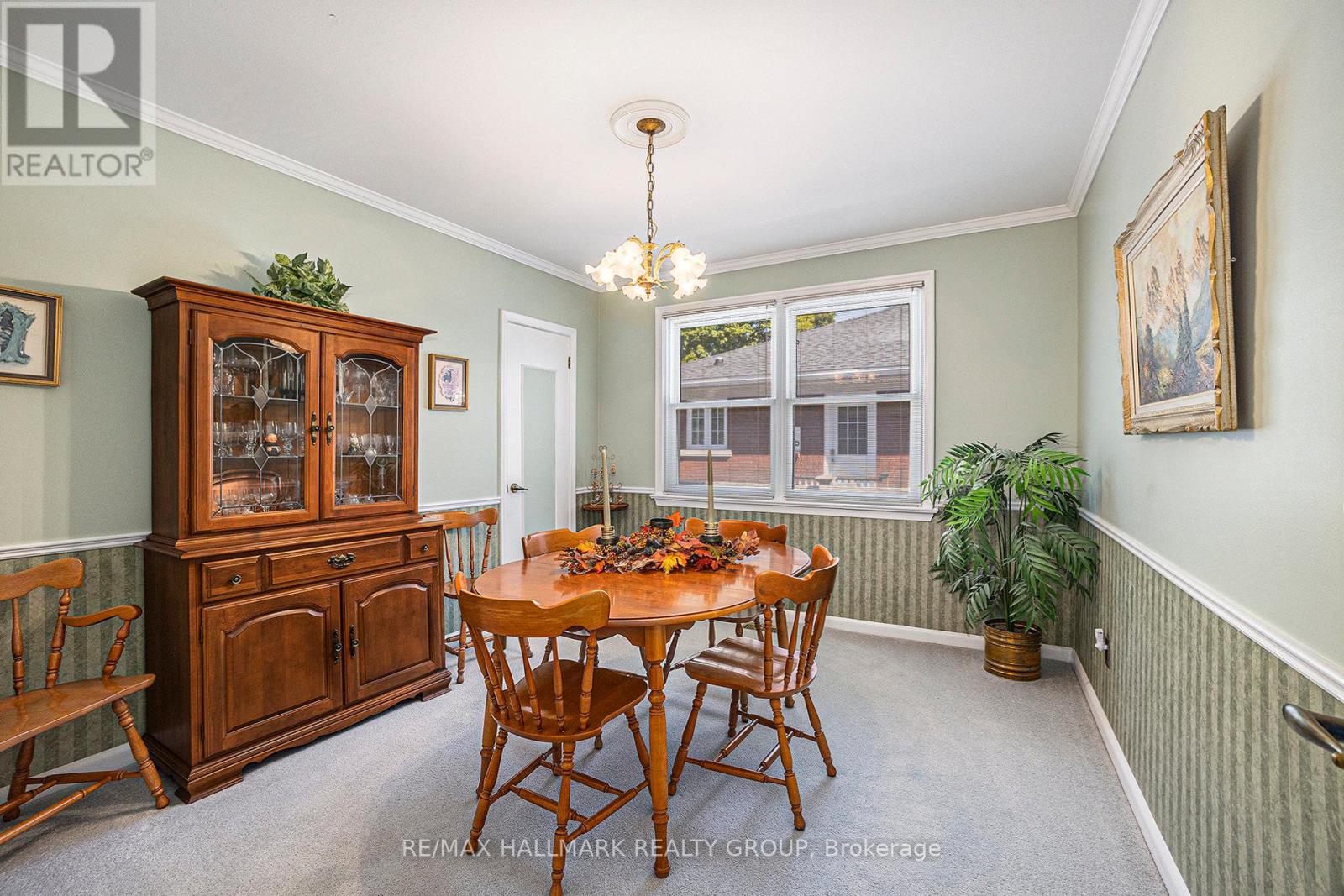 2023 Vincent Street, Ottawa, Ontario  K1G 2M8 - Photo 8 - X12421966