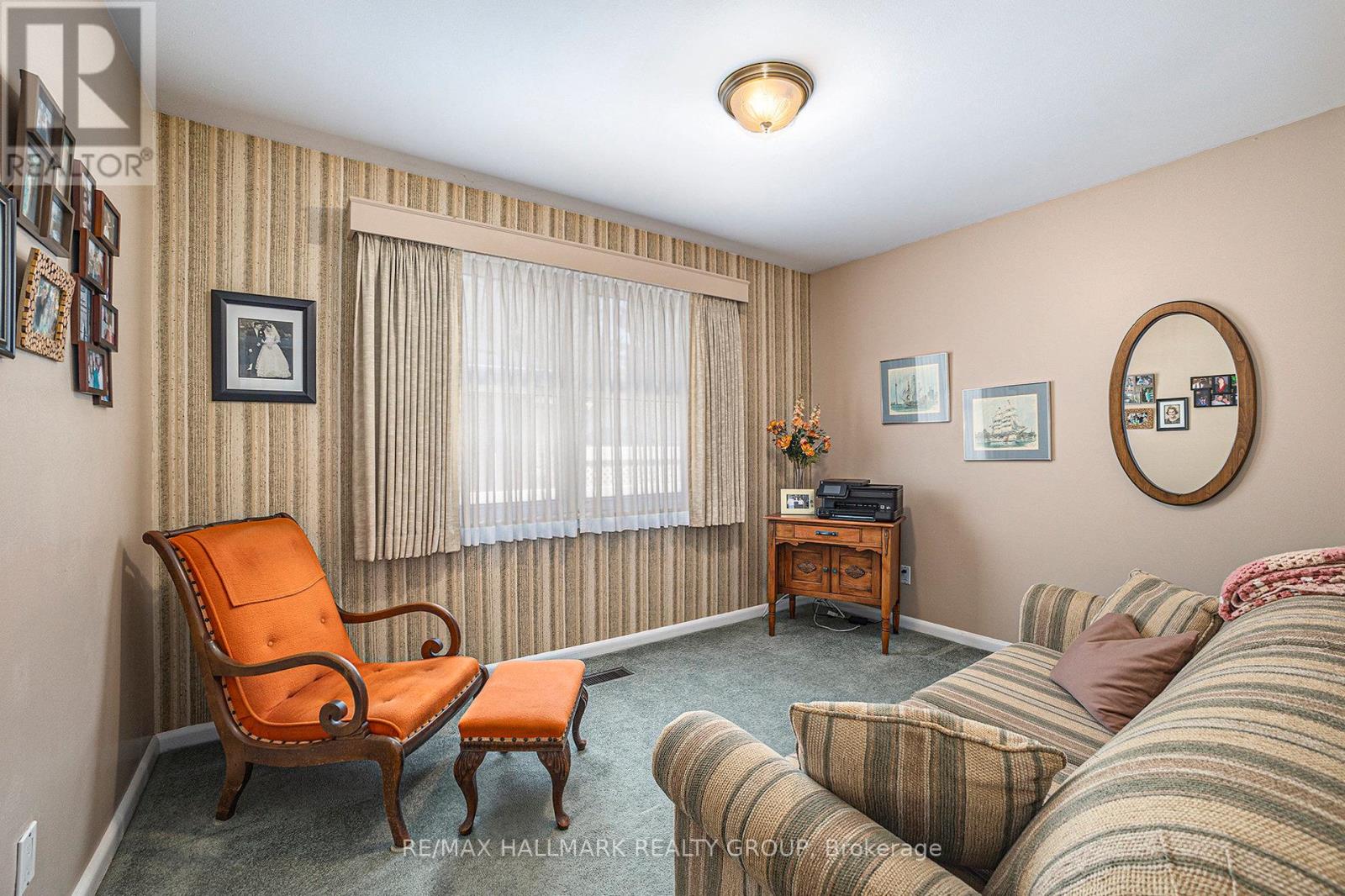 2023 Vincent Street, Ottawa, Ontario  K1G 2M8 - Photo 9 - X12421966