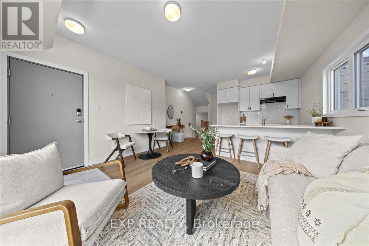 200 Mishi Private, Ottawa, Ontario  K1K 0P2 - Photo 4 - X12421984