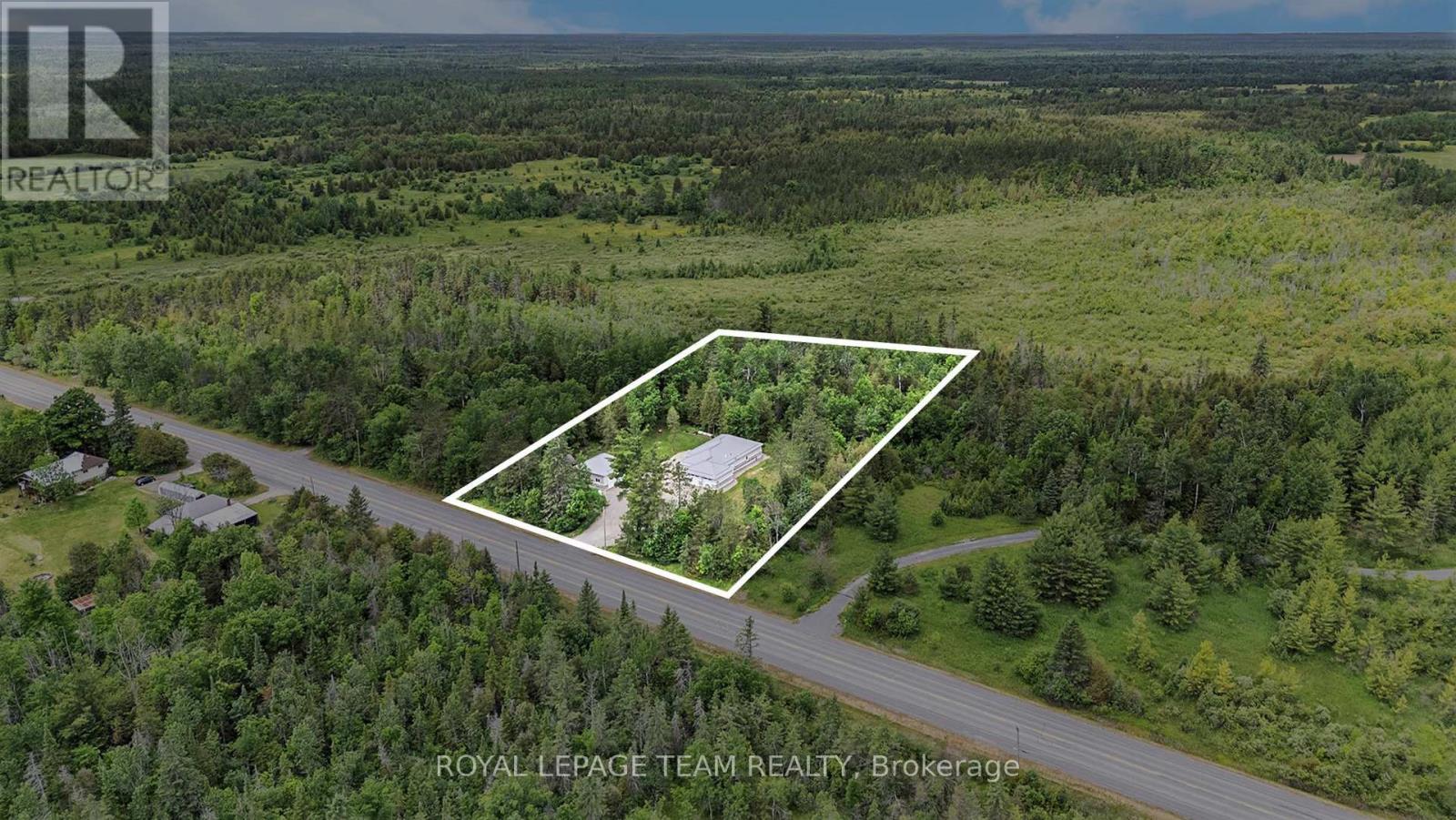 4517 Roger Stevens Drive, Ottawa, Ontario  K7A 4S6 - Photo 2 - X12422024