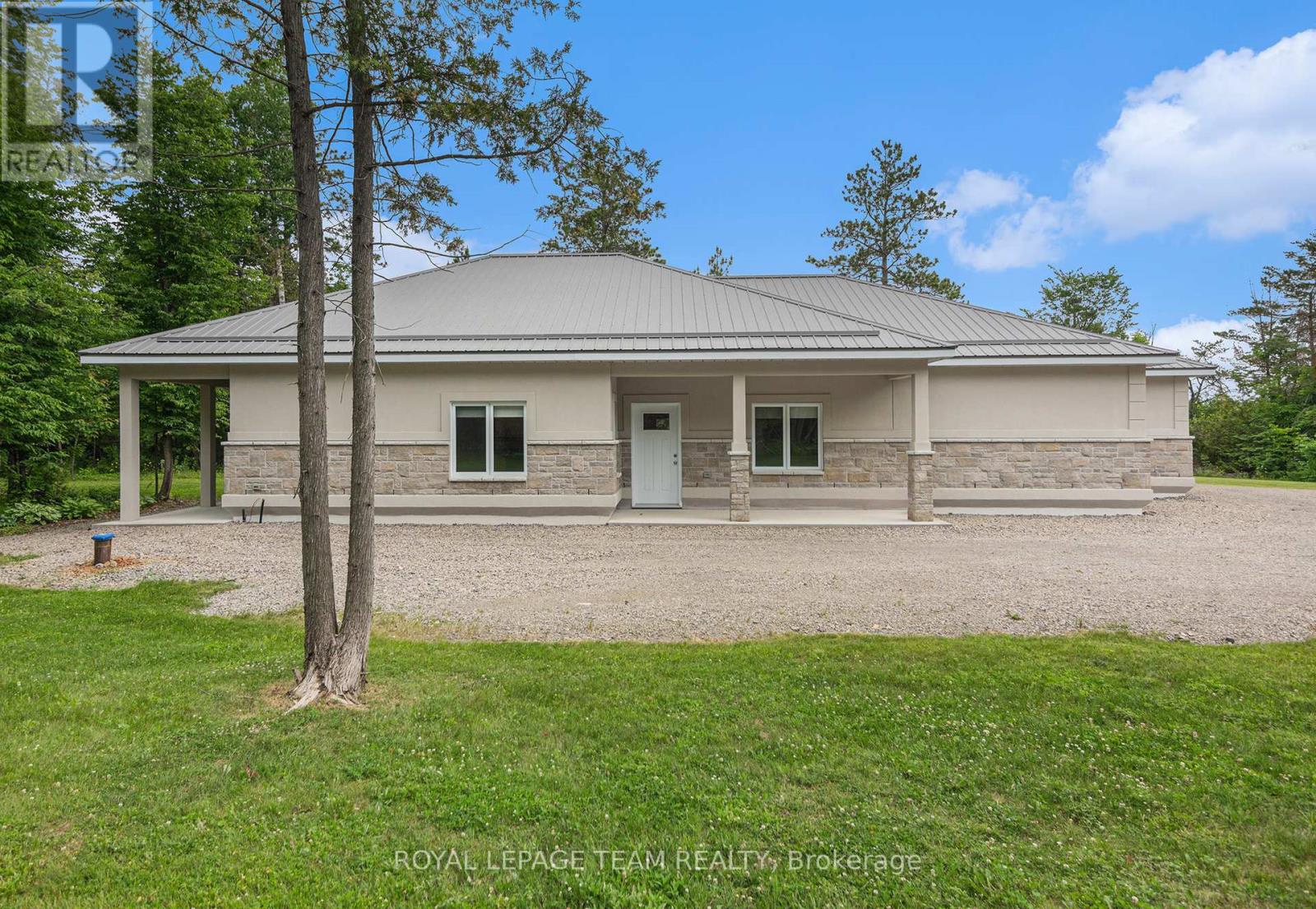 4517 Roger Stevens Drive, Ottawa, Ontario  K7A 4S6 - Photo 4 - X12422024