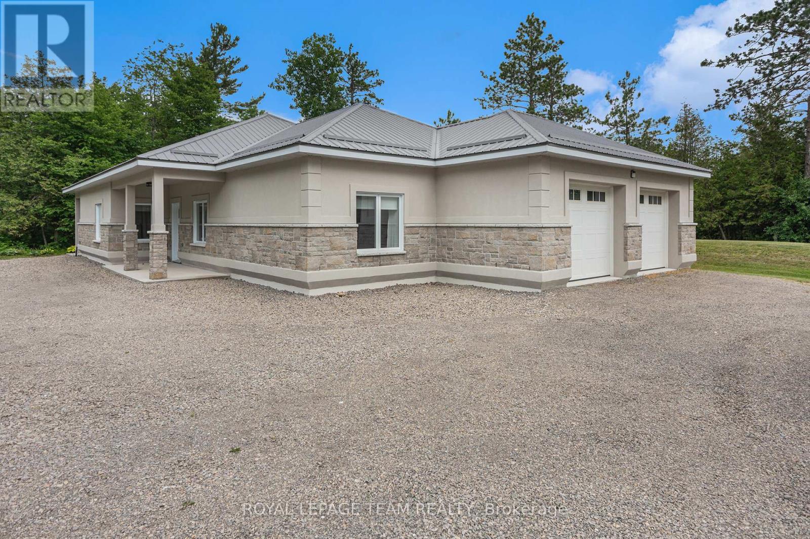 4517 Roger Stevens Drive, Ottawa, Ontario  K7A 4S6 - Photo 5 - X12422024