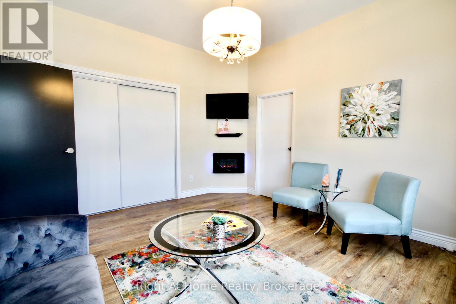 4169 King Street E, Kitchener, Ontario  N2P 2E8 - Photo 23 - X12422036