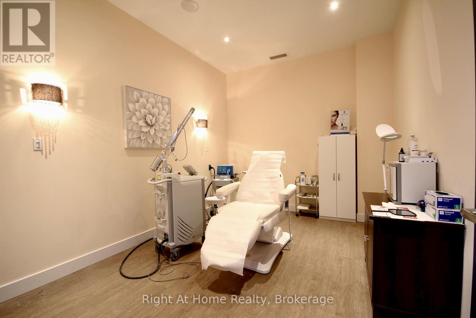 4169 King Street E, Kitchener, Ontario  N2P 2E8 - Photo 32 - X12422036