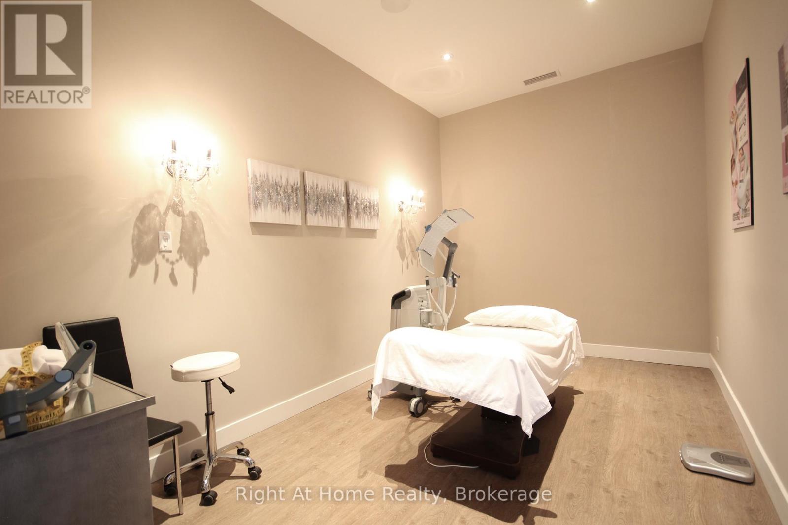 4169 King Street E, Kitchener, Ontario  N2P 2E8 - Photo 35 - X12422036