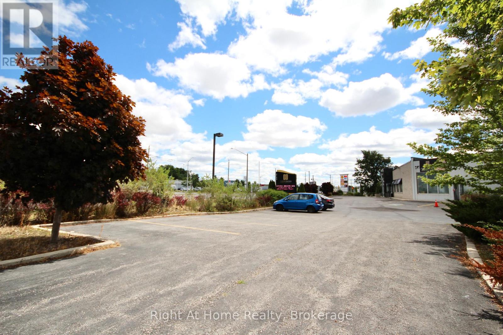 4169 King Street E, Kitchener, Ontario  N2P 2E8 - Photo 6 - X12422036