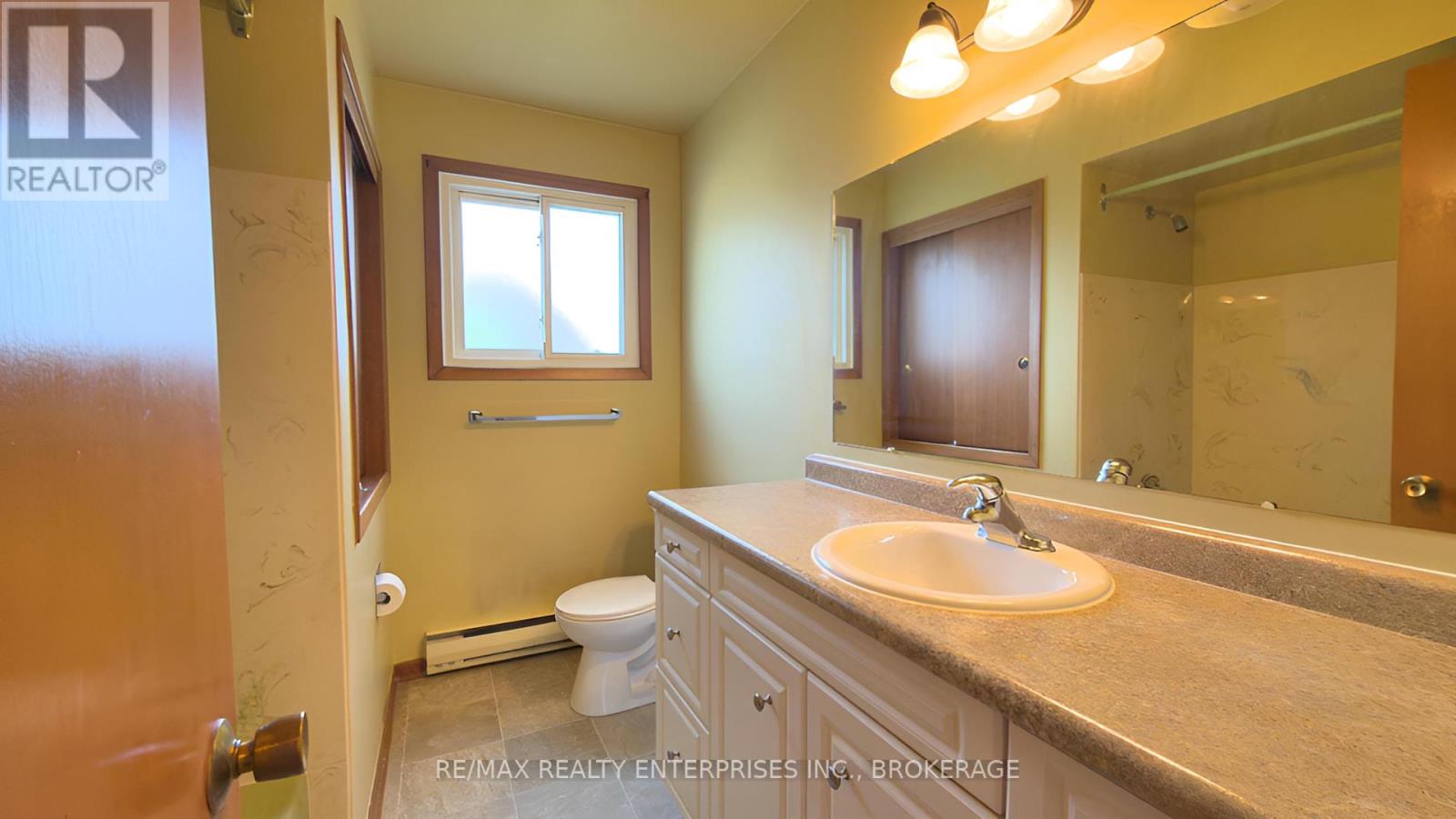 987 Steele Street, Port Colborne (Main Street), Ontario  L3K 5A1 - Photo 19 - X12422043