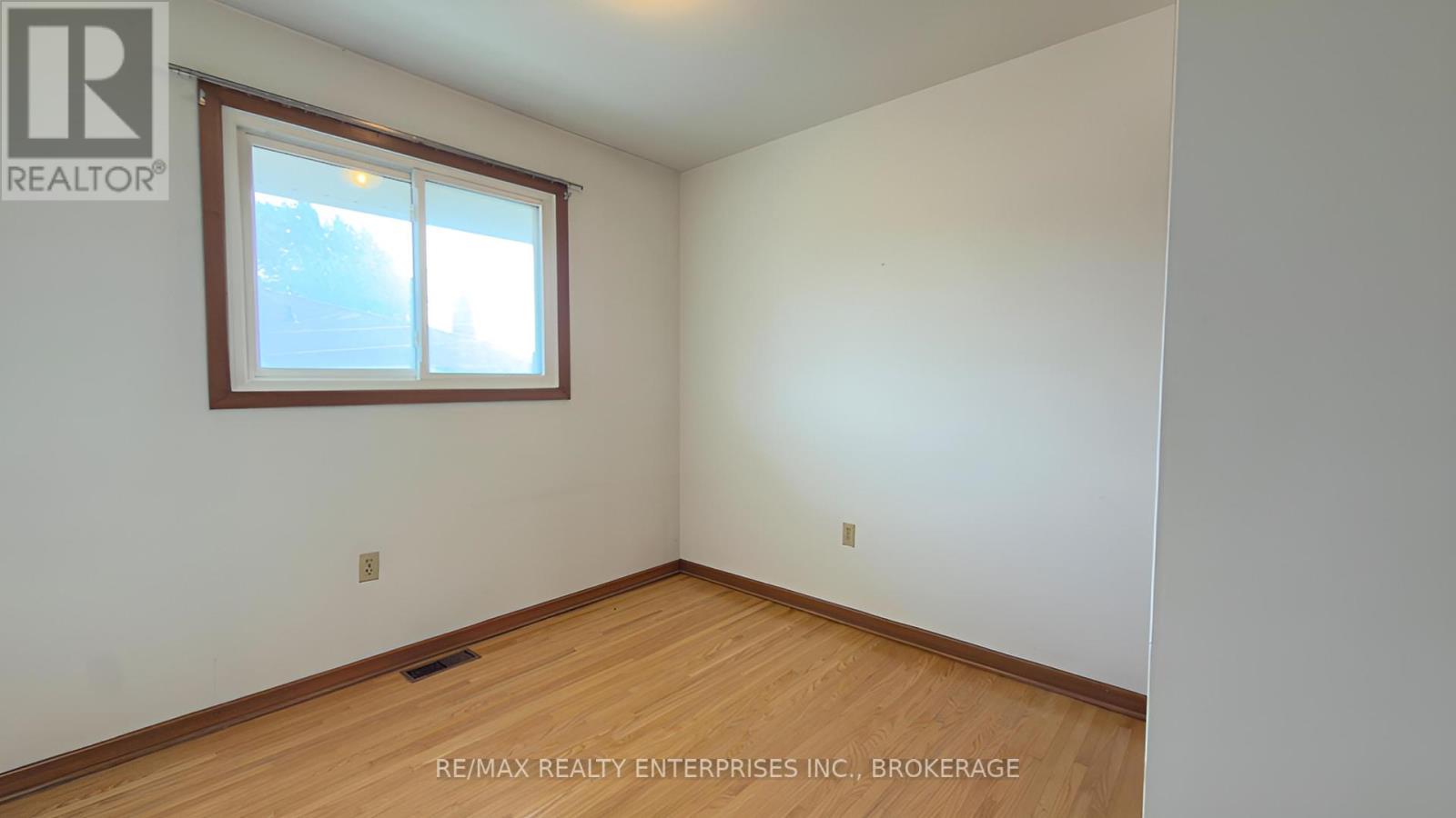 987 Steele Street, Port Colborne (Main Street), Ontario  L3K 5A1 - Photo 21 - X12422043