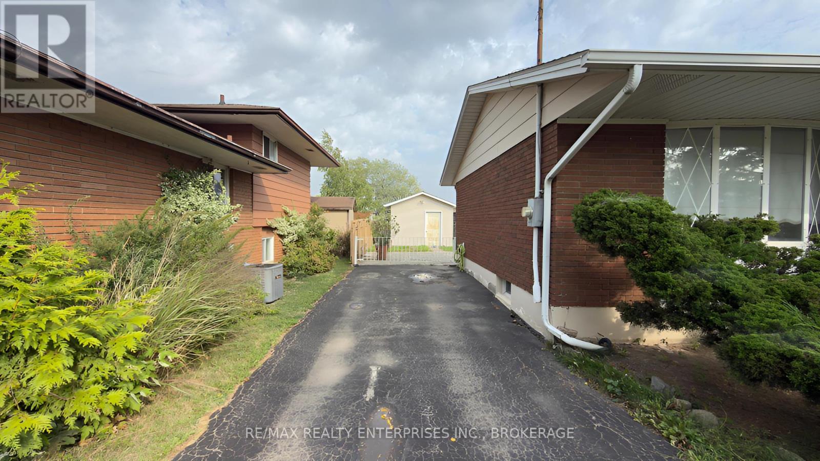 987 Steele Street, Port Colborne (Main Street), Ontario  L3K 5A1 - Photo 4 - X12422043