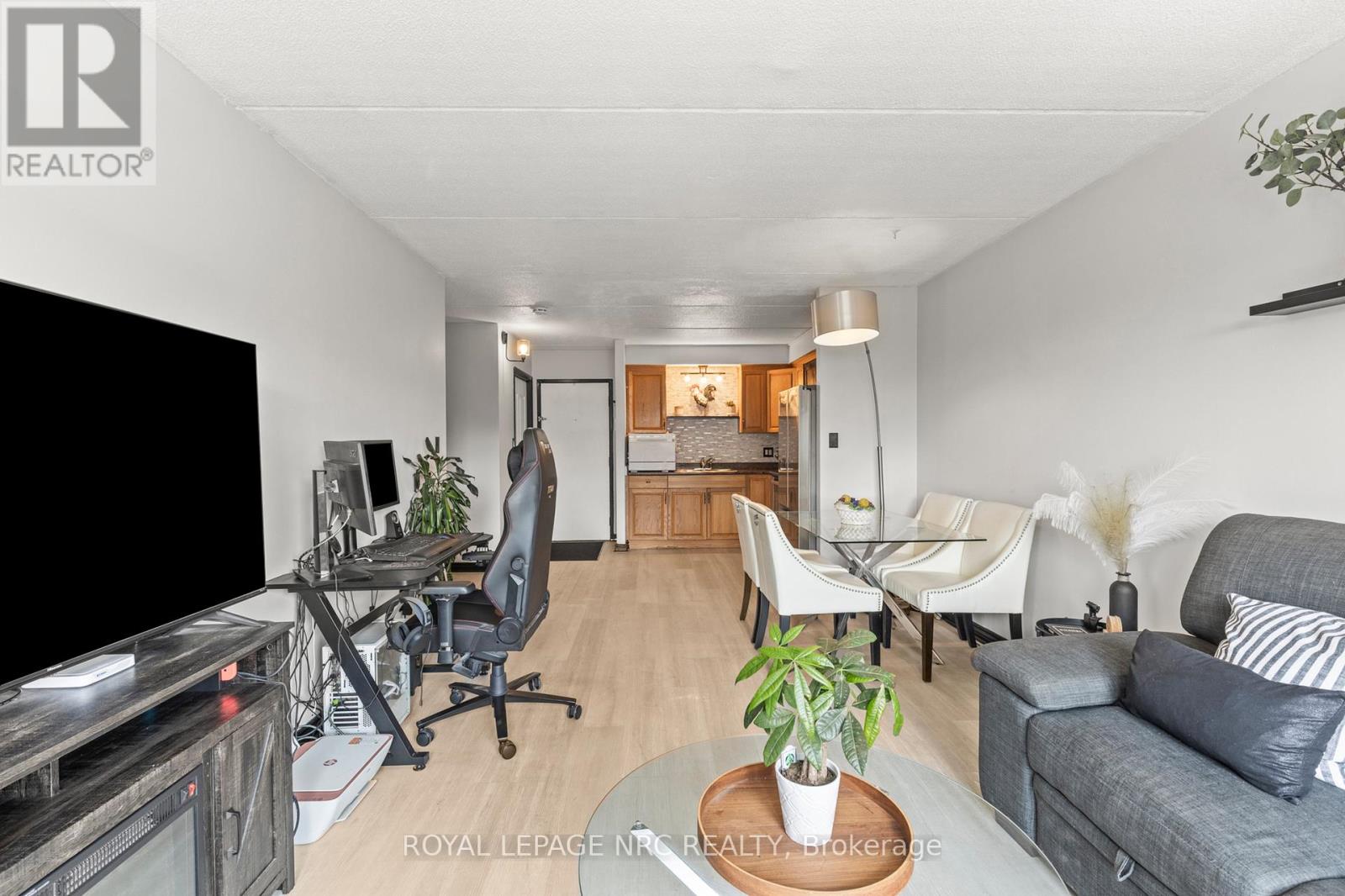 215 - 41 Rykert Street, St. Catharines, Ontario  L2S 3A4 - Photo 10 - X12422066