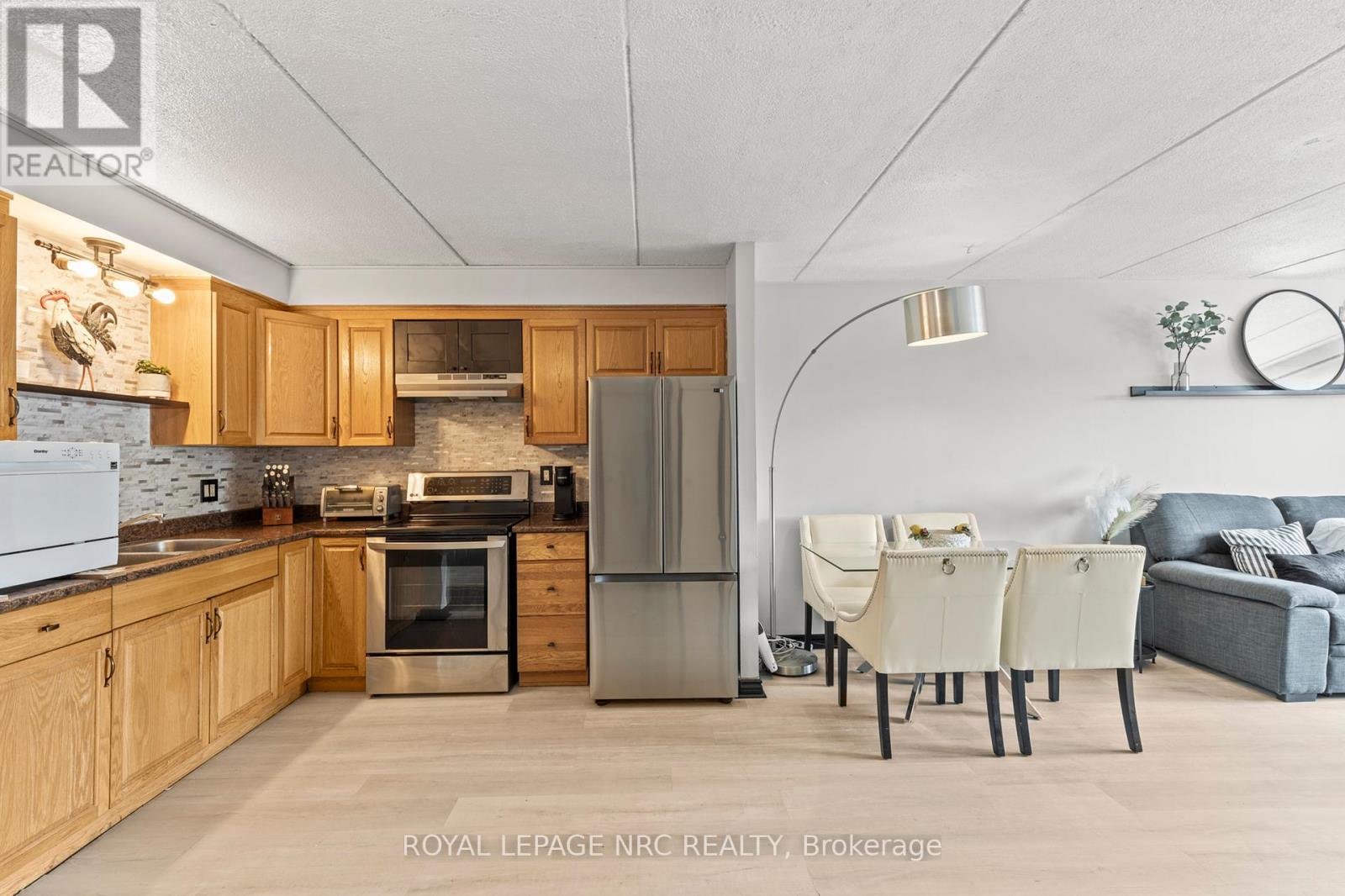 215 - 41 Rykert Street, St. Catharines, Ontario  L2S 3A4 - Photo 5 - X12422066
