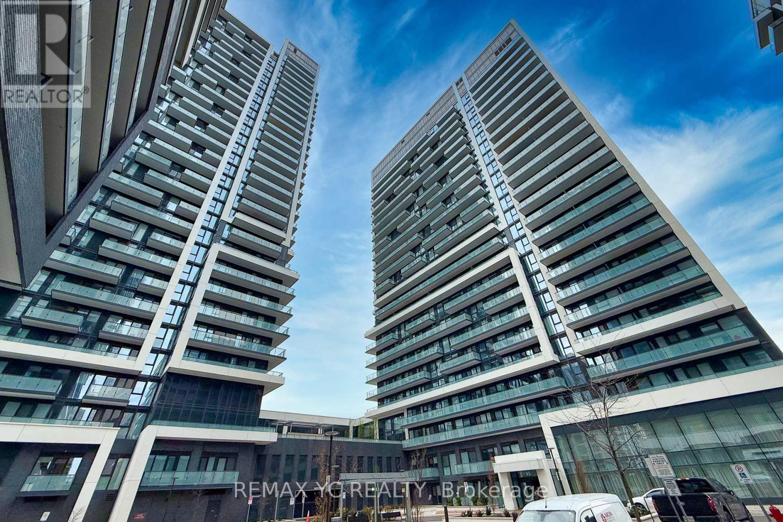 305 - 95 Oneida Crescent, Richmond Hill, Ontario  L4B 0H5 - Photo 1 - N12421871