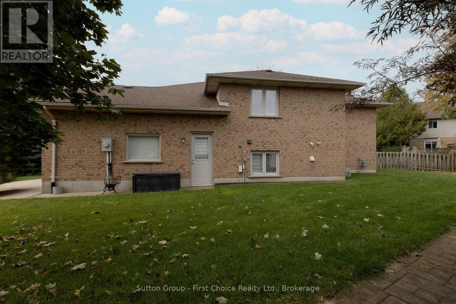 194 Norwood Court, Stratford, Ontario  N5A 7S7 - Photo 30 - X12422050