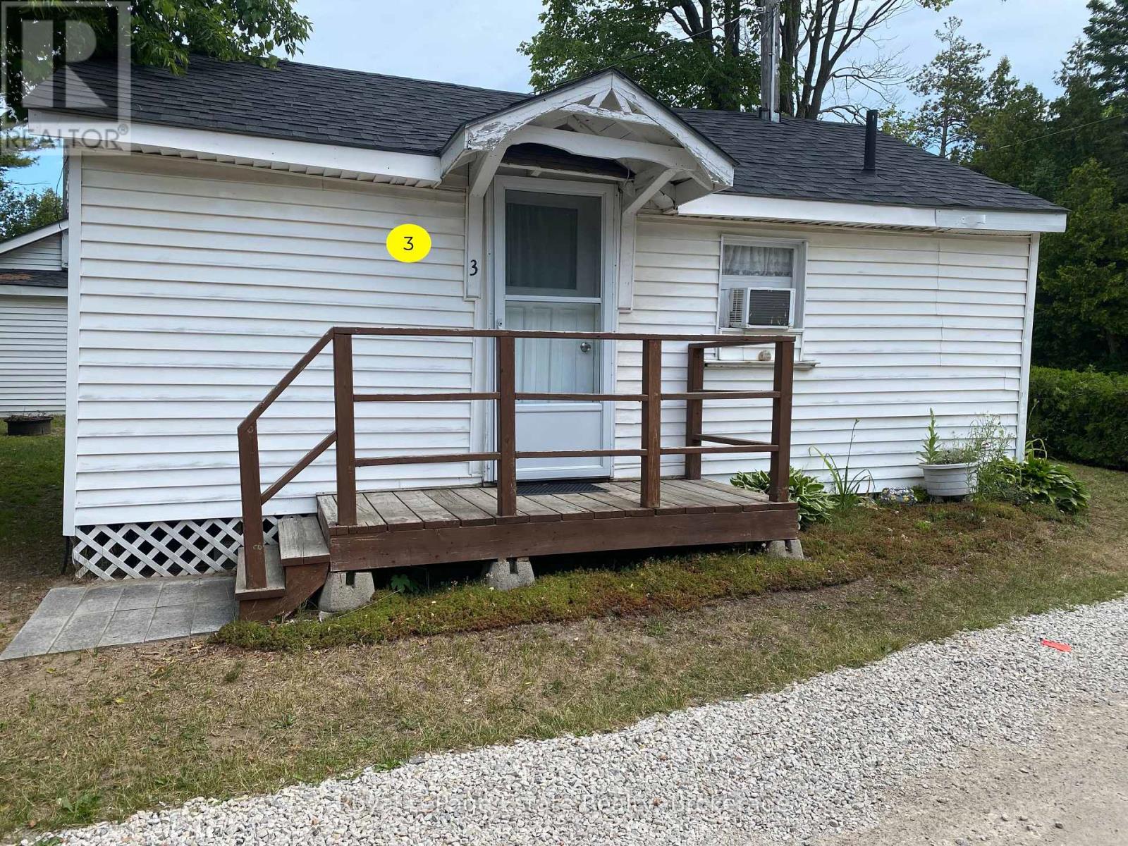 104 Third Avenue N, South Bruce Peninsula, Ontario  N0H 2G0 - Photo 5 - X12422059