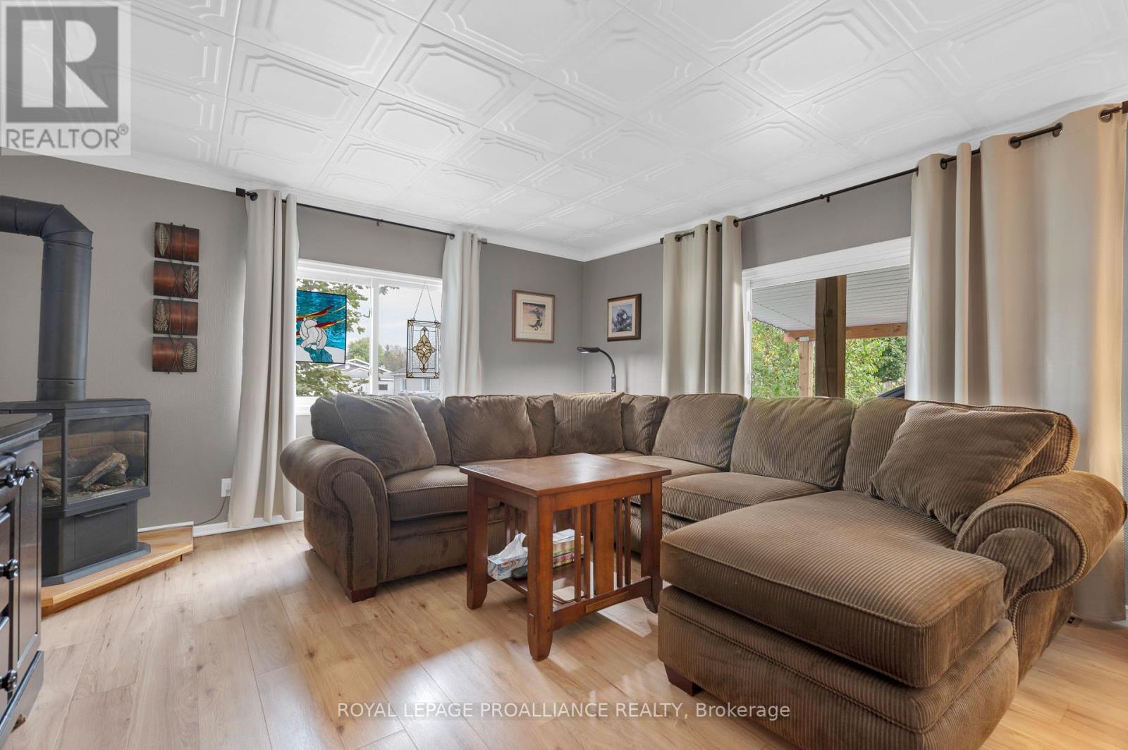 15 Finch Lane, Quinte West (Sidney Ward), Ontario  K8N 4Z3 - Photo 10 - X12422007