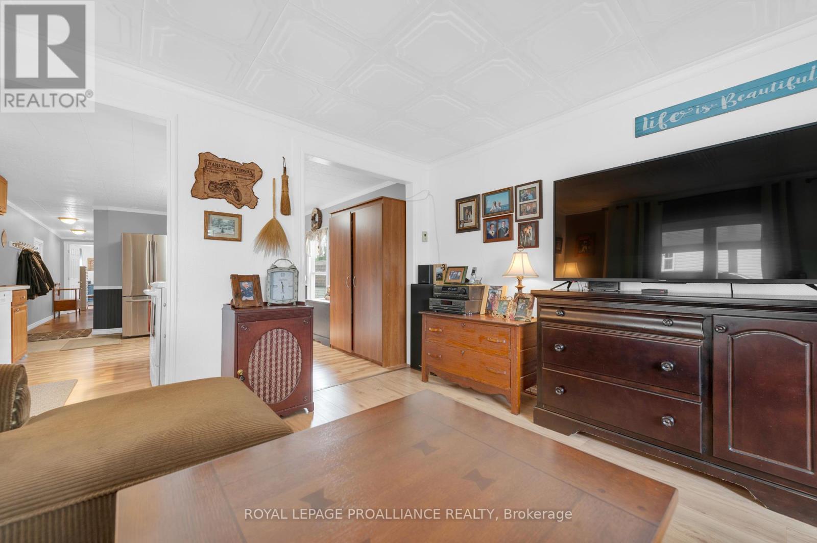 15 Finch Lane, Quinte West (Sidney Ward), Ontario  K8N 4Z3 - Photo 12 - X12422007