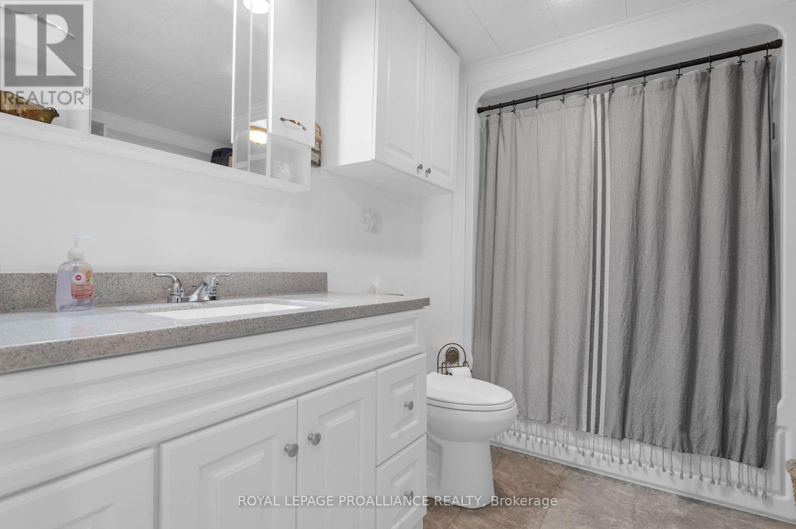 15 Finch Lane, Quinte West (Sidney Ward), Ontario  K8N 4Z3 - Photo 14 - X12422007