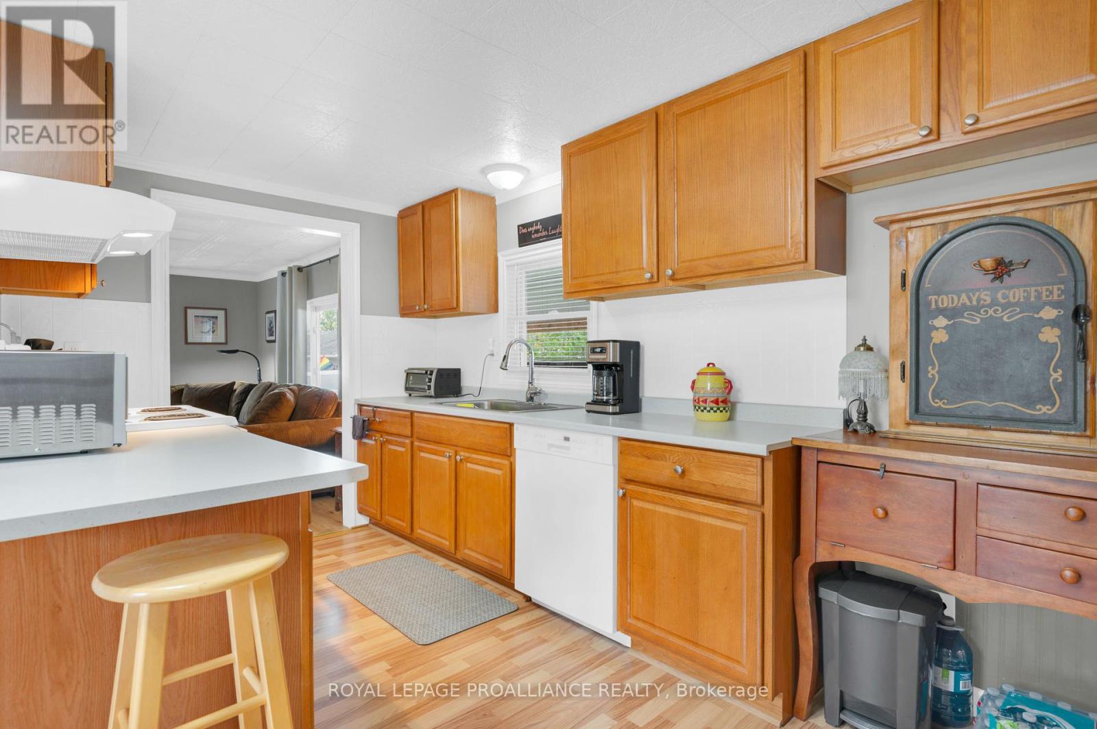 15 Finch Lane, Quinte West (Sidney Ward), Ontario  K8N 4Z3 - Photo 3 - X12422007