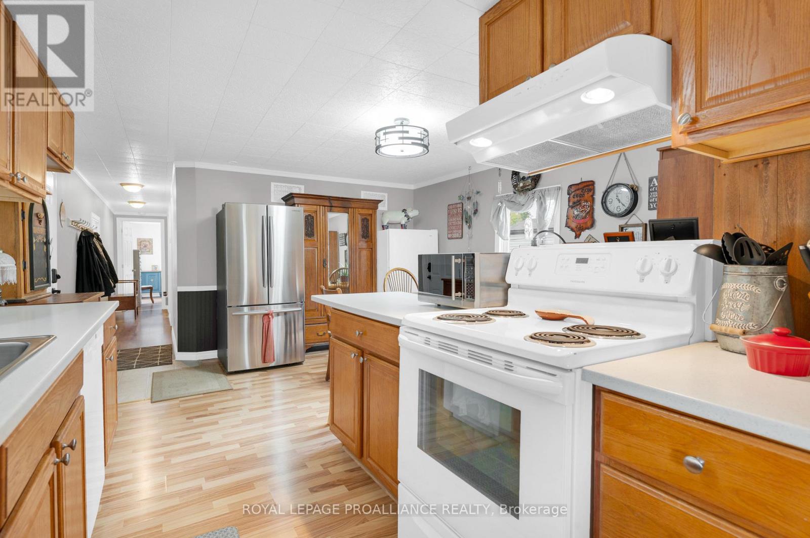 15 Finch Lane, Quinte West (Sidney Ward), Ontario  K8N 4Z3 - Photo 7 - X12422007