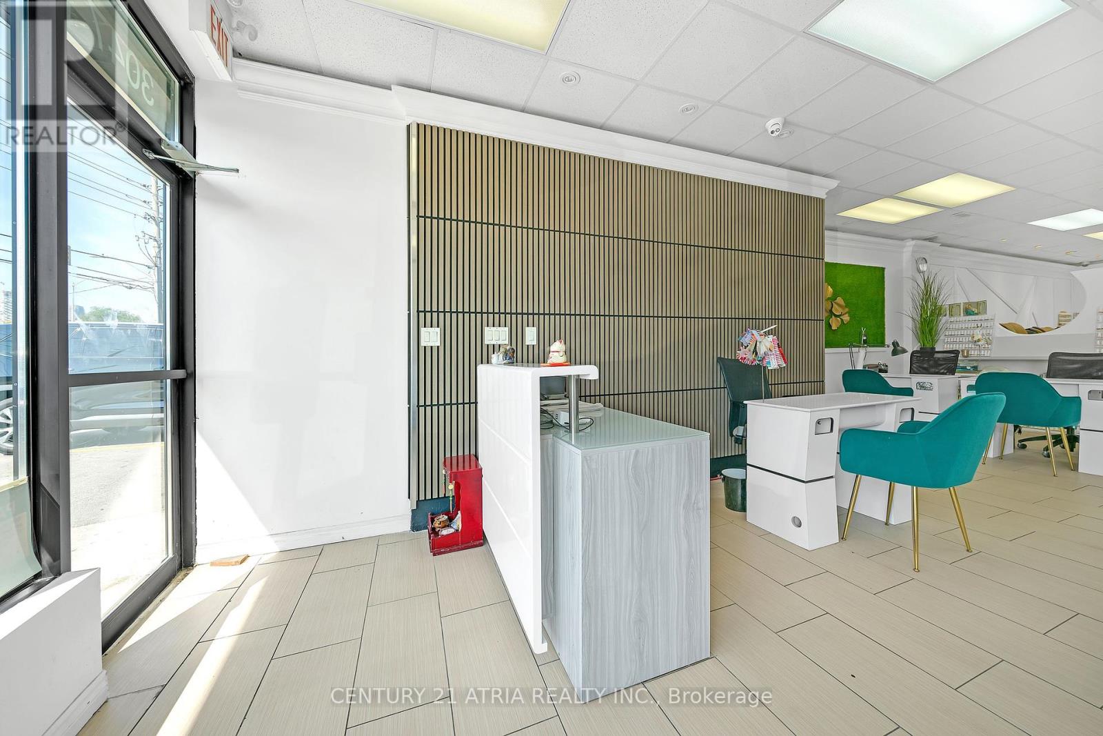 3047 Hurontario Street, Mississauga (Cooksville), Ontario  L5A 2G9 - Photo 6 - W12421946