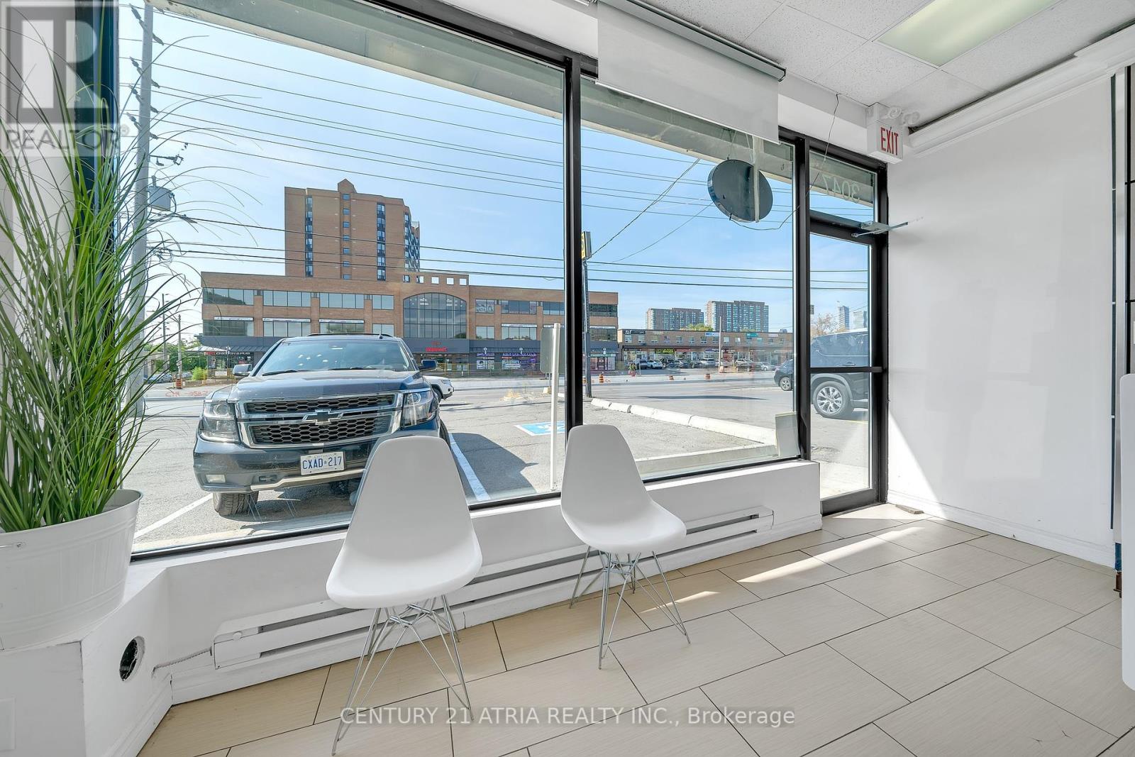 3047 Hurontario Street, Mississauga (Cooksville), Ontario  L5A 2G9 - Photo 7 - W12421946
