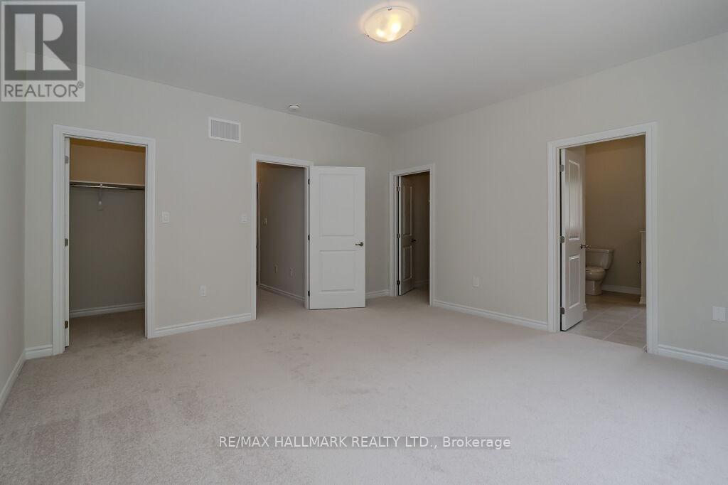 395 Beechwood Forest Lane, Gravenhurst, Ontario  P1P 0H8 - Photo 11 - X12421938