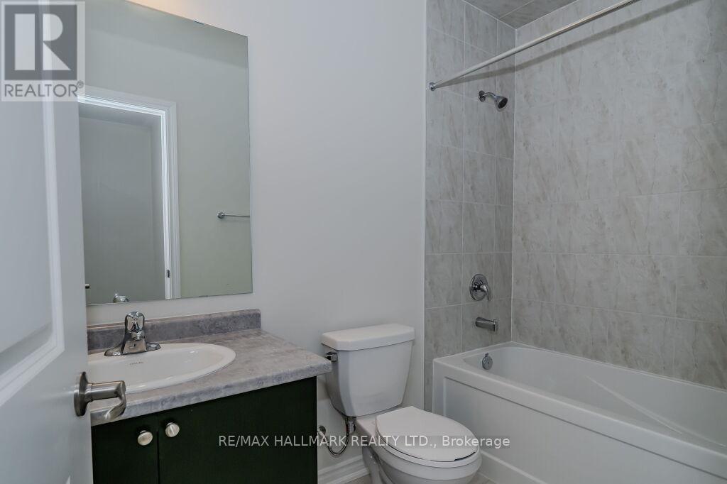 395 Beechwood Forest Lane, Gravenhurst, Ontario  P1P 0H8 - Photo 13 - X12421938