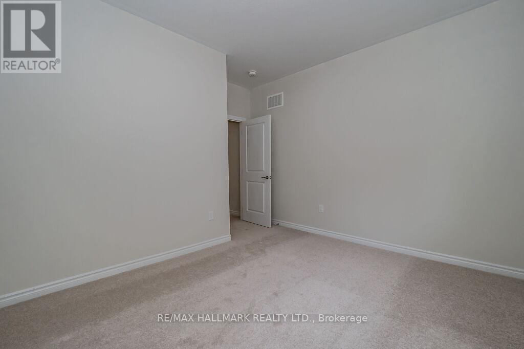 395 Beechwood Forest Lane, Gravenhurst, Ontario  P1P 0H8 - Photo 14 - X12421938