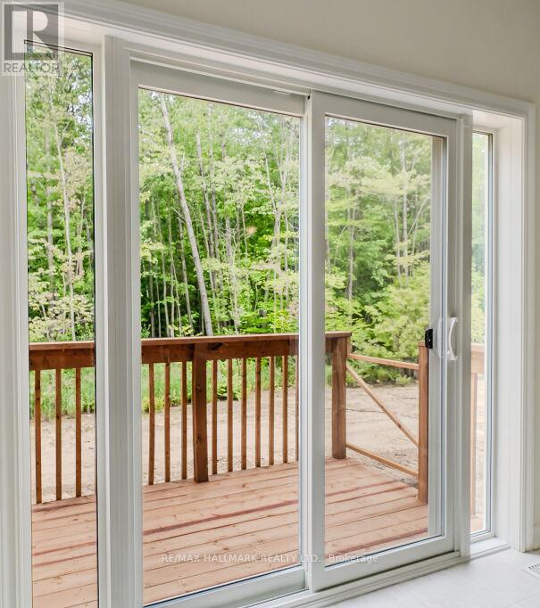 395 Beechwood Forest Lane, Gravenhurst, Ontario  P1P 0H8 - Photo 17 - X12421938