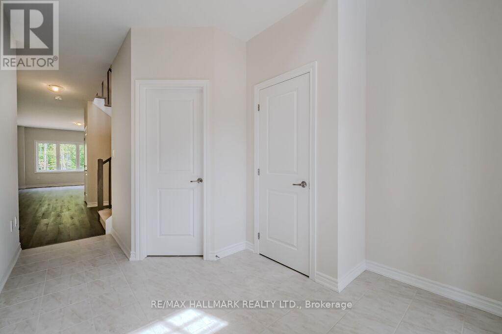 395 Beechwood Forest Lane, Gravenhurst, Ontario  P1P 0H8 - Photo 3 - X12421938