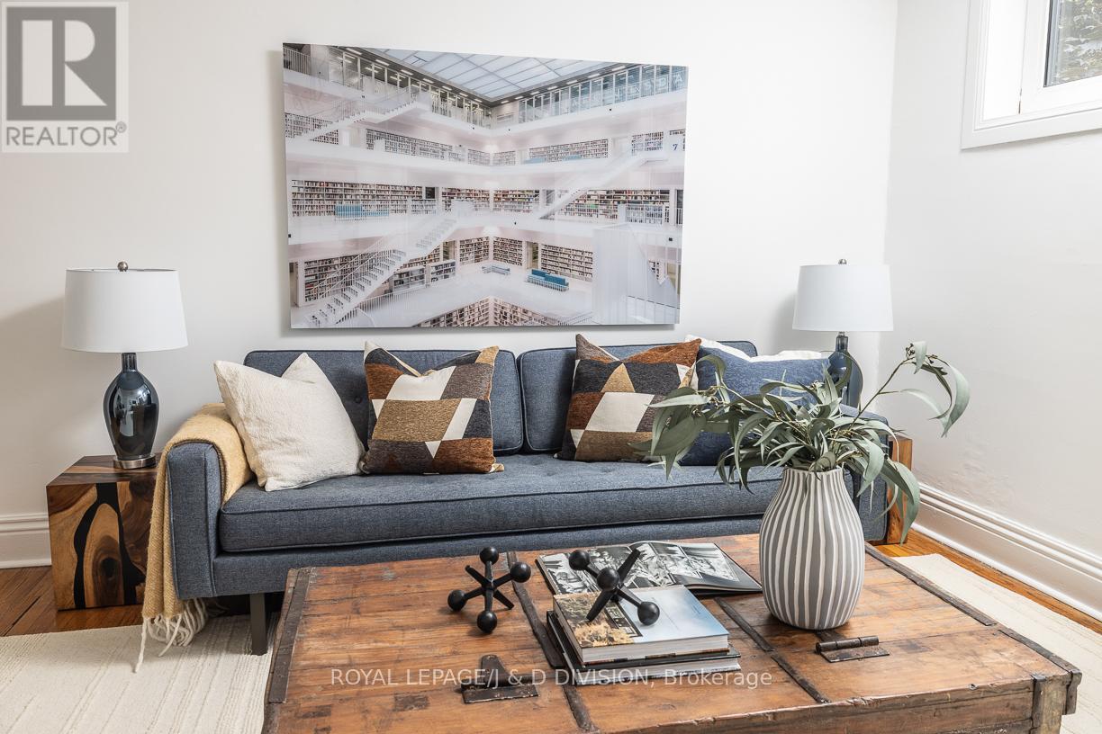 16 Boswell Avenue, Toronto, Ontario  M5R 1M4 - Photo 17 - C12422048